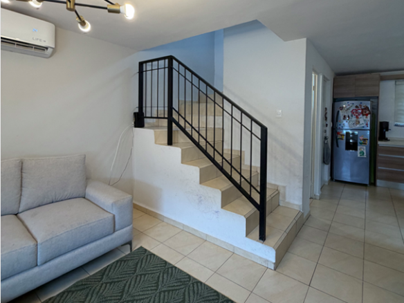 Casa en Venta en Fraccionamiento Santa María, García | 2 Plantas con Cocina Integral