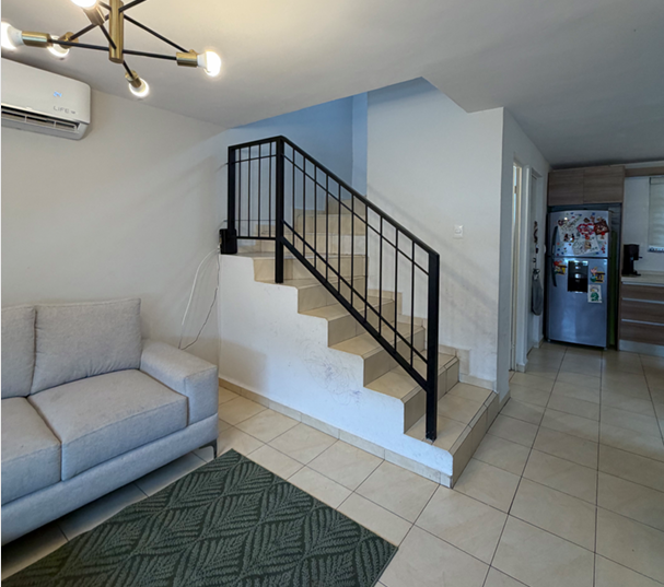 Casa en Venta en Fraccionamiento Santa María, García | 2 Plantas con Cocina Integral