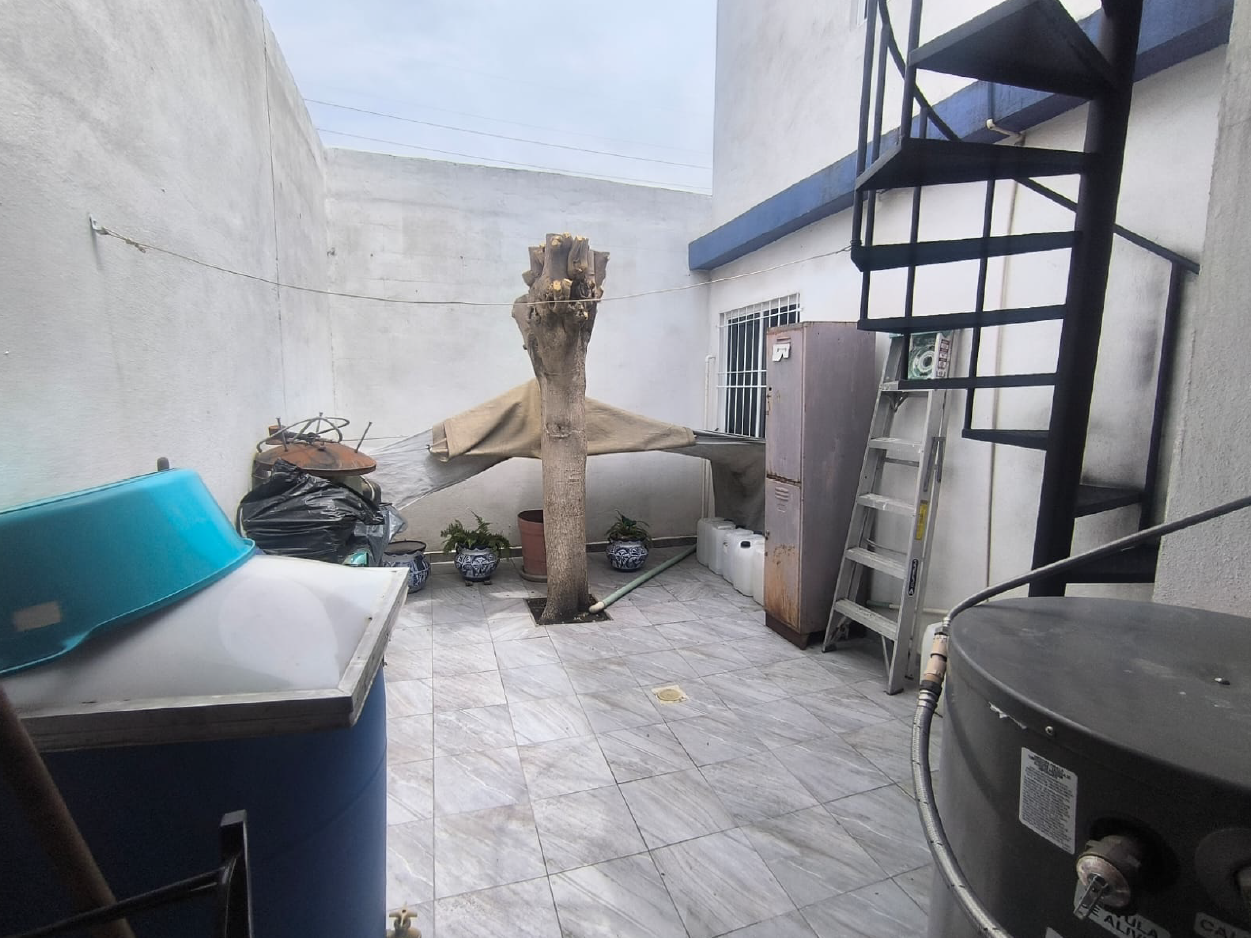 Casa en Venta en Fraccionamiento Madiba, Pesquería | 3 Recámaras con Cocina Equipada
