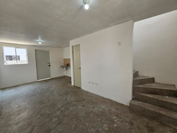 Casa en Venta en Fuentes de Castilla, Salinas Victoria | 2 Plantas, 2 Recámaras