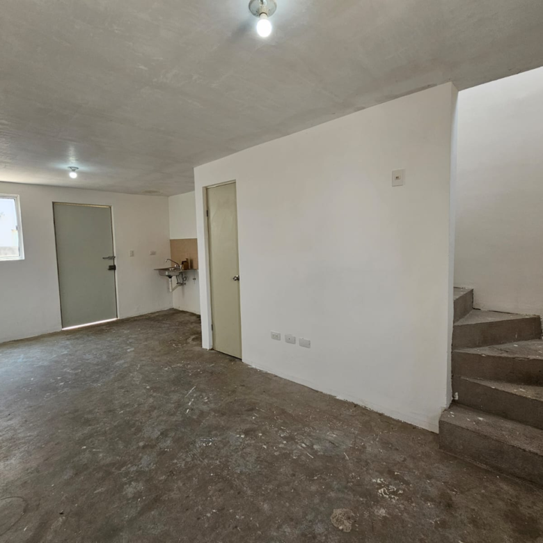 Casa en Venta en Fuentes de Castilla, Salinas Victoria | 2 Plantas, 2 Recámaras