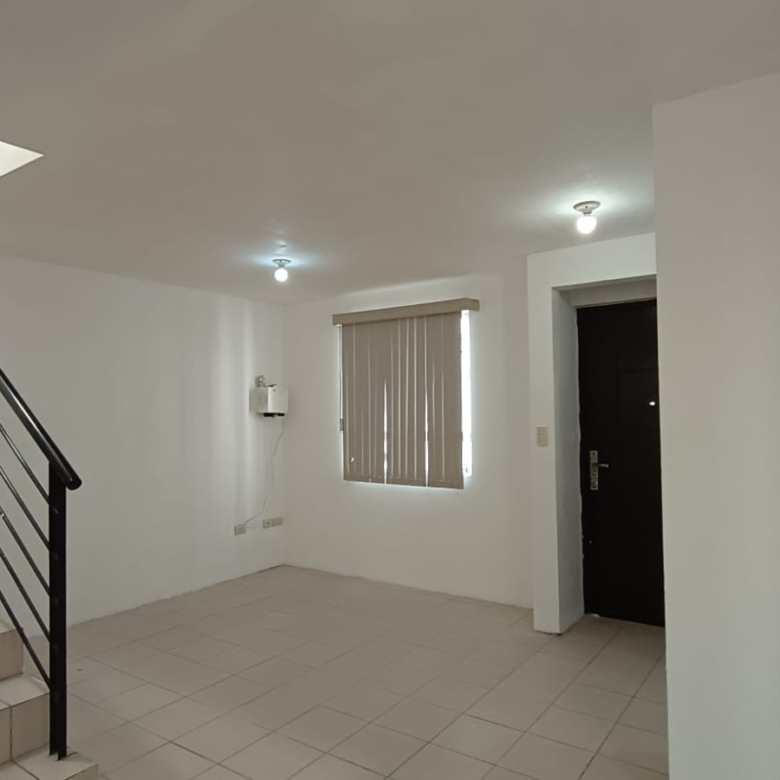 Casa en Venta en Villas de la Hacienda, Juárez | 2 Plantas, Cochera Doble