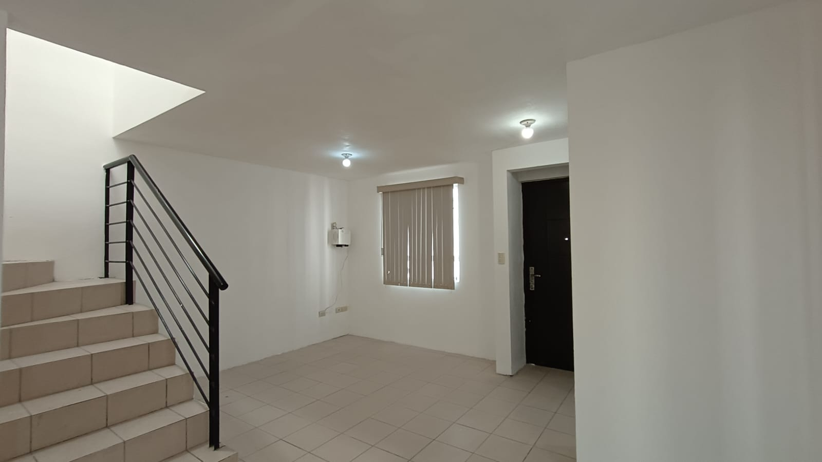 Casa en Venta en Villas de la Hacienda, Juárez | 2 Plantas, Cochera Doble