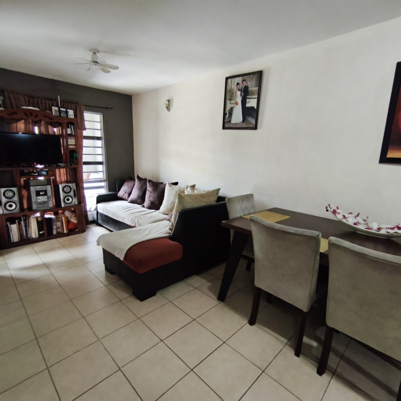 Casa en Venta en Renaceres Residencial 3er Sector, Apodaca | 2 Recámaras con Cocina Integral