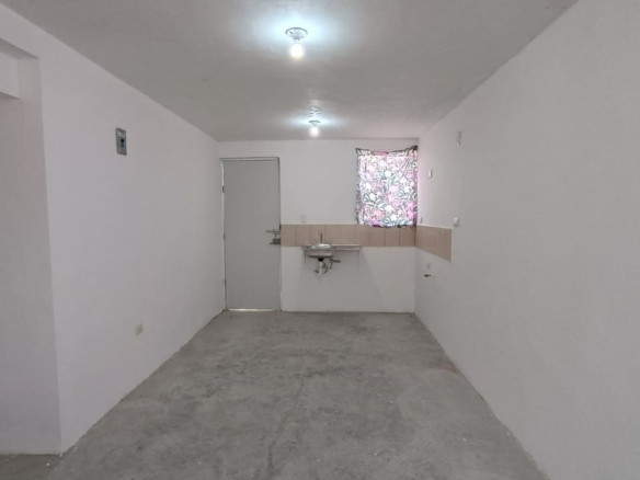 Casa en Venta en Residencial Los Ébanos, Juárez | 2 Recámaras, 2 Plantas