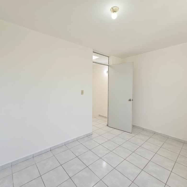 Casa en Venta en Parques Diamante, García | 2 Plantas, 2 Recámaras