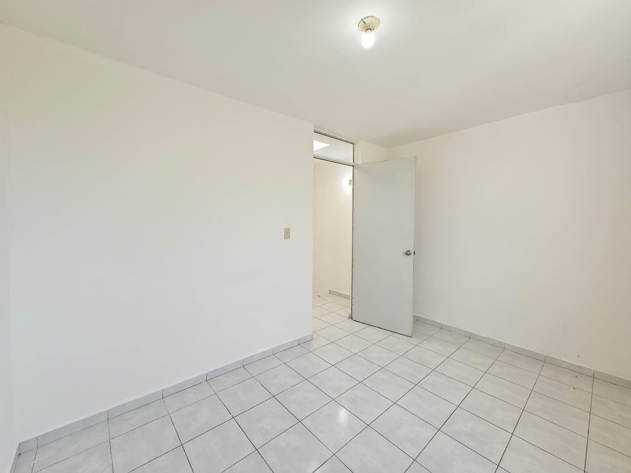 Casa en Venta en Parques Diamante, García | 2 Plantas, 2 Recámaras