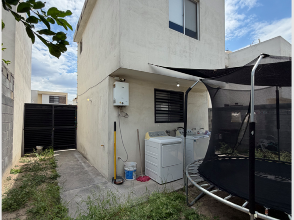 Casa en Venta en Fraccionamiento Santa María, García | 2 Plantas con Cocina Integral