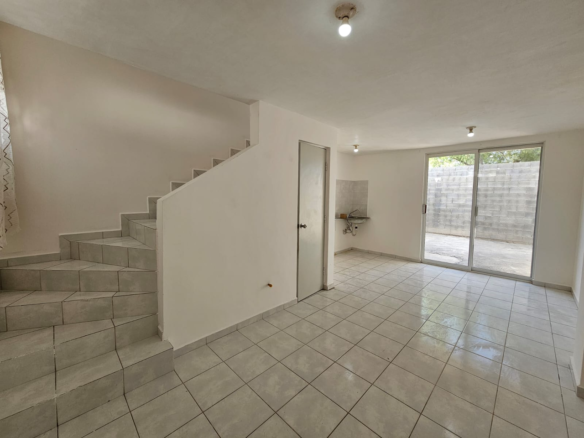 Casa en Venta en Parques Diamante, García | 2 Plantas, 2 Recámaras