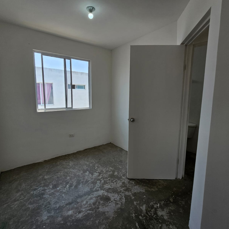 Casa en Venta en Fuentes de Castilla, Salinas Victoria | 2 Plantas, 2 Recámaras
