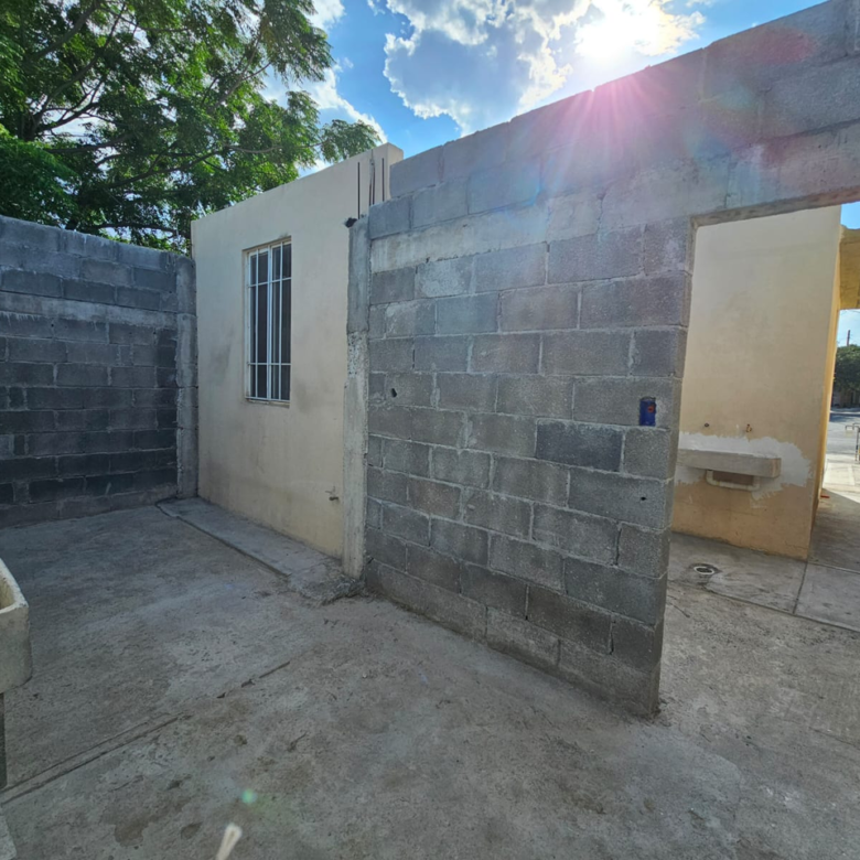 Casa en Venta en Portal de Lincoln, García | 2 Recámaras