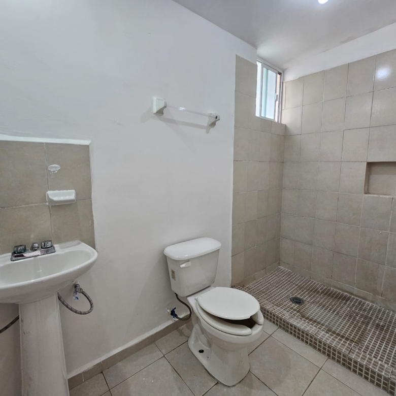 Casa en Venta en Parques Zafiro Azul Real, García | 3 Recámaras, 3 Baños