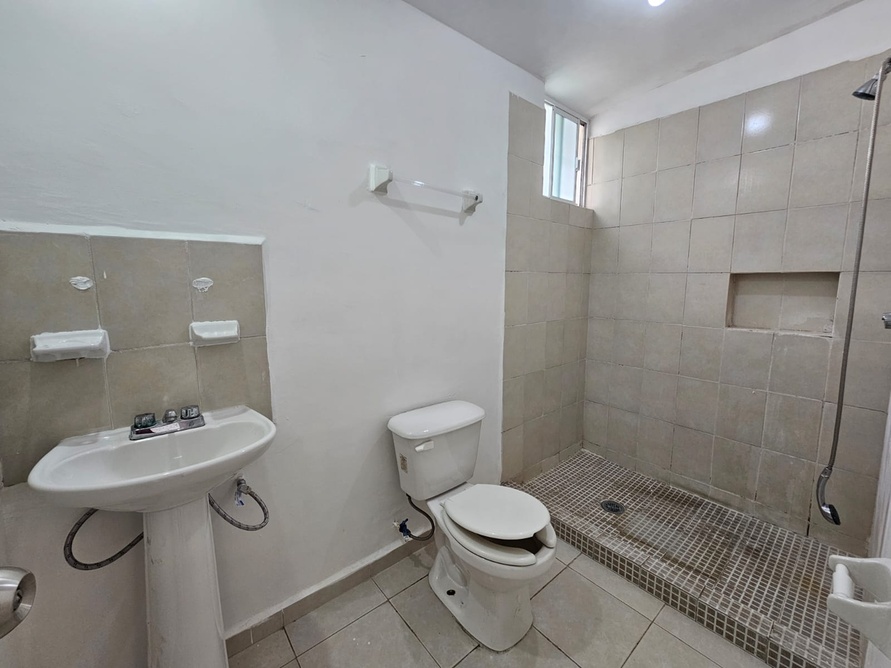 Casa en Venta en Parques Zafiro Azul Real, García | 3 Recámaras, 3 Baños