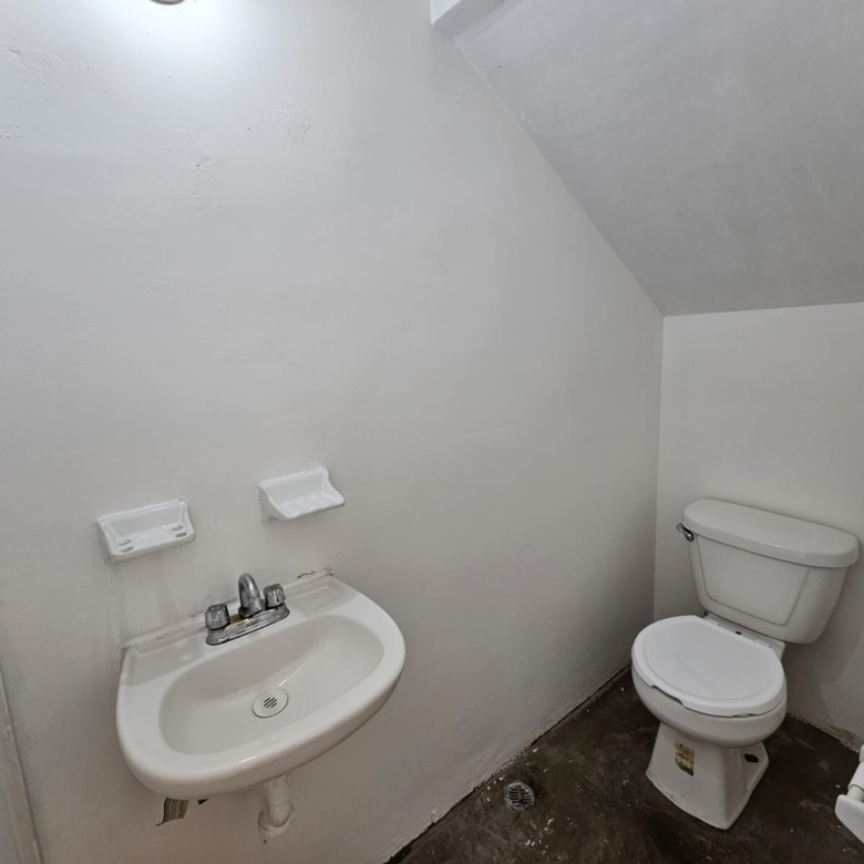 Casa en Venta en Fuentes de Castilla, Salinas Victoria | 2 Plantas, 2 Recámaras