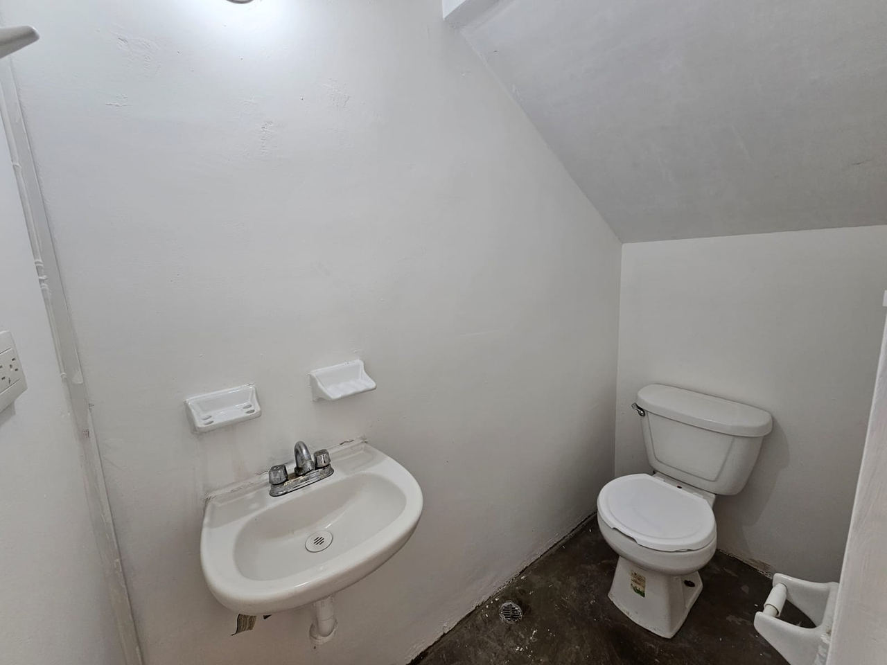 Casa en Venta en Fuentes de Castilla, Salinas Victoria | 2 Plantas, 2 Recámaras – Foto 7 Casa en Venta en Fuentes de Castilla, Salinas Victoria | 2 Plantas, 2 Recámaras