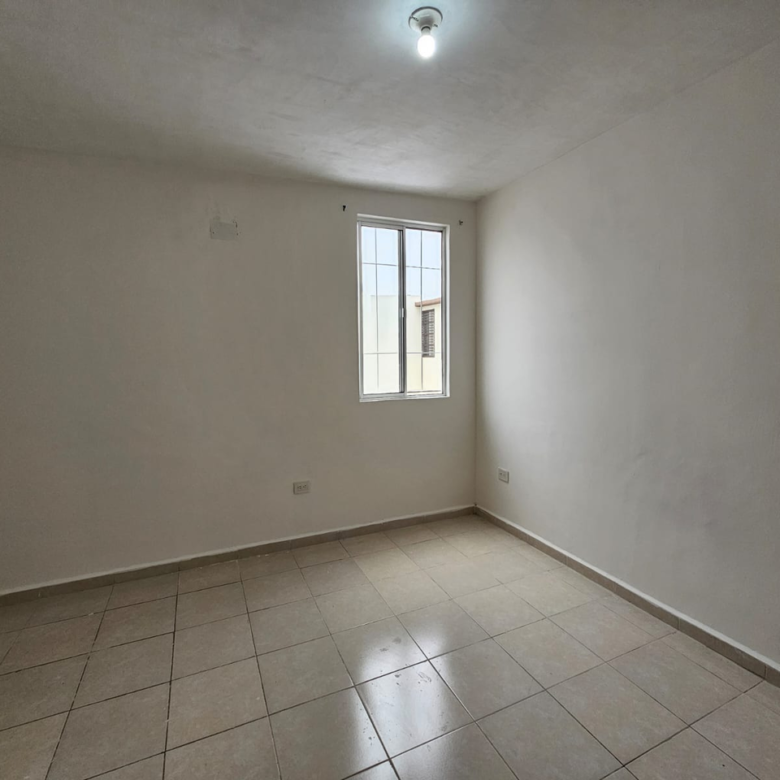 Casa en Venta en Parques Zafiro Azul Real, García | 3 Recámaras, 3 Baños