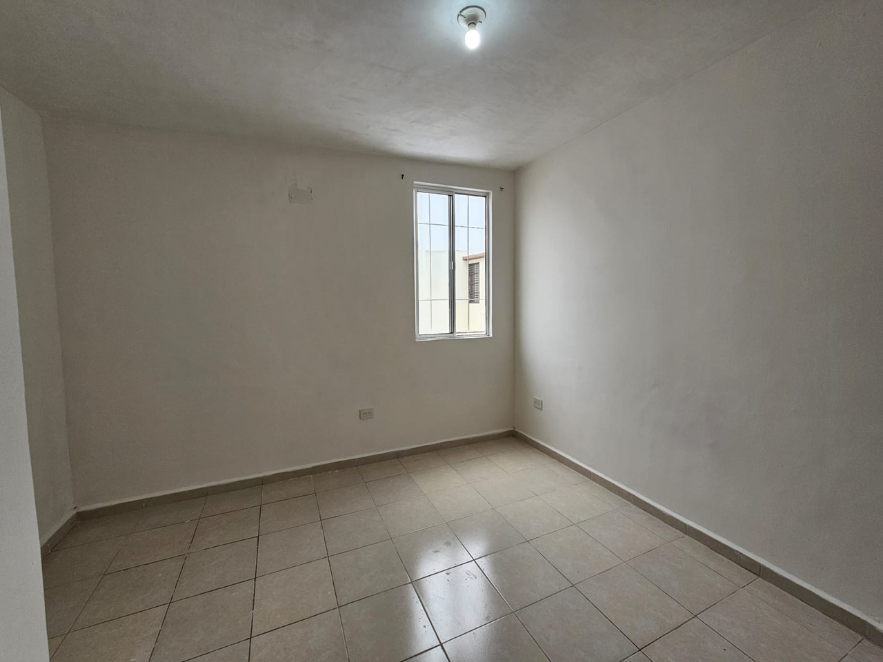 Casa en Venta en Parques Zafiro Azul Real, García | 3 Recámaras, 3 Baños