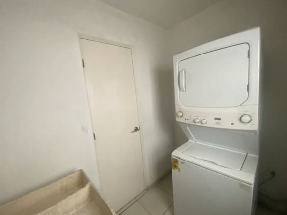 Casa en Venta en Fraccionamiento Almería, Apodaca | 4 Recámaras, 190 m²