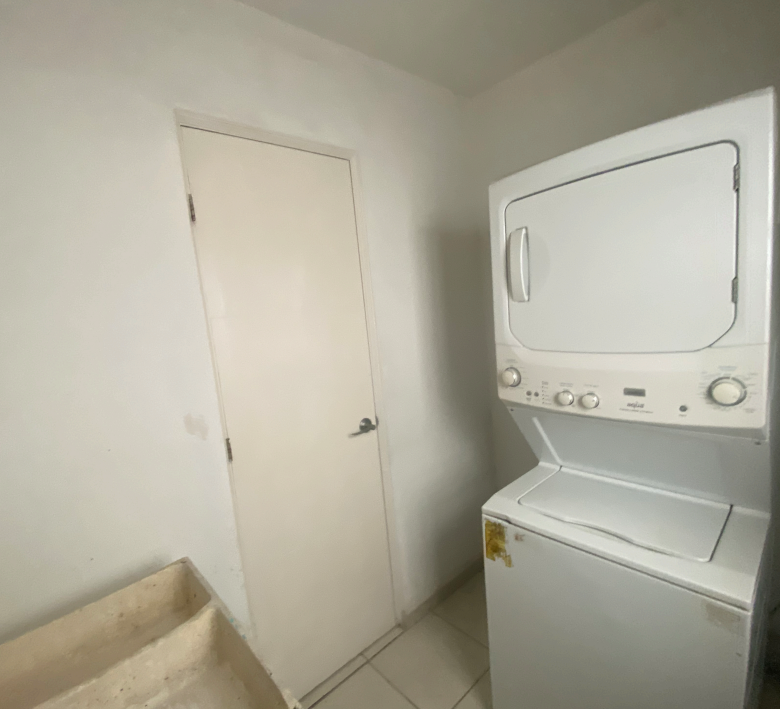 Casa en Venta en Fraccionamiento Almería, Apodaca | 4 Recámaras, 190 m²