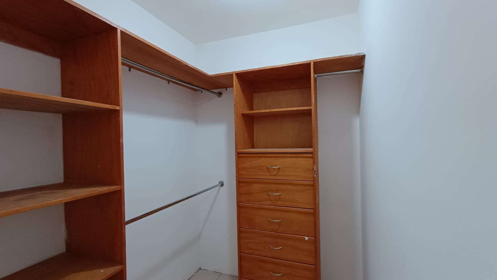 Casa en Venta en Villas de la Hacienda, Juárez | 2 Plantas, Cochera Doble