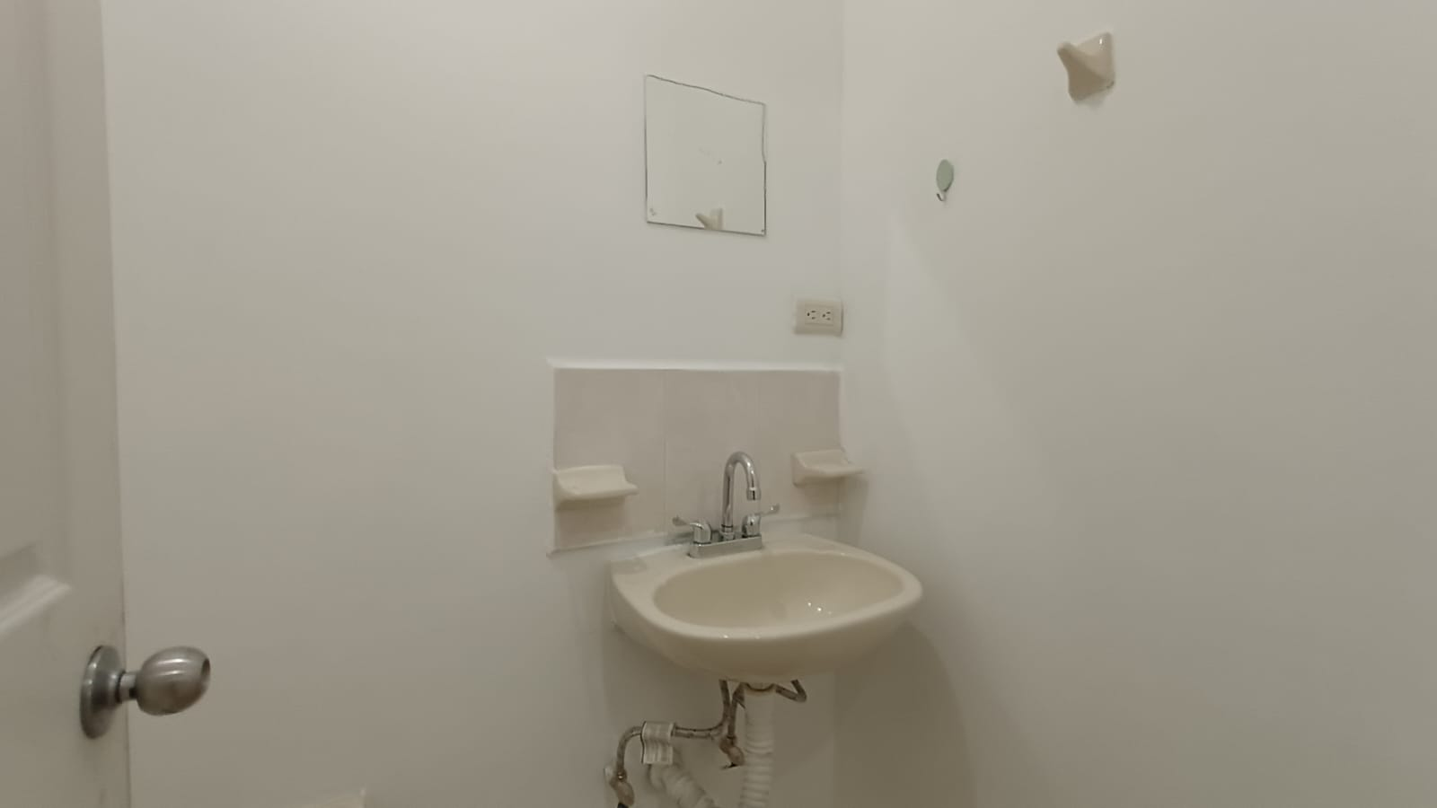 Casa en Venta en Villas de la Hacienda, Juárez | 2 Plantas, Cochera Doble