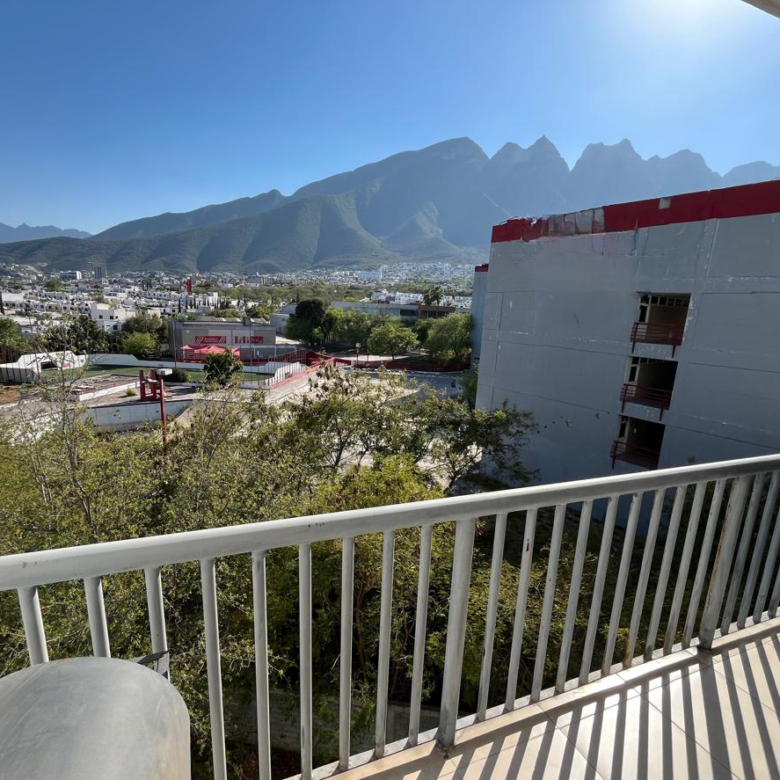 Departamento en Venta en Las Joyas de Cumbres (4to Sector), Monterrey | 2 Recámaras con Alberca
