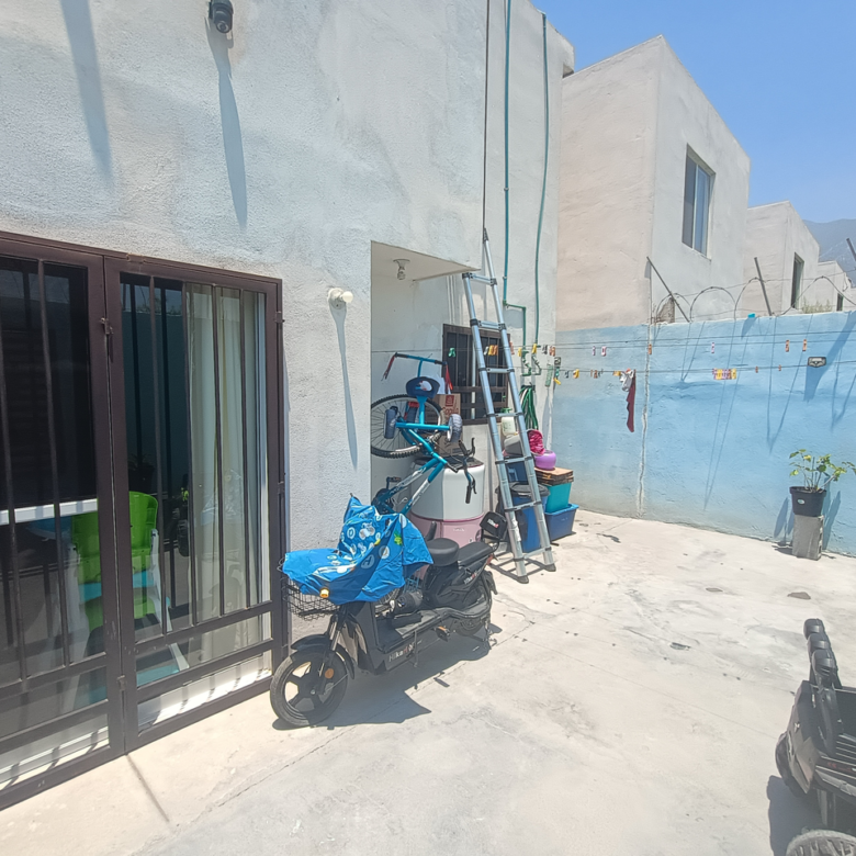 Casa en Venta en Vistas de las Mitras, García | 2 Niveles, 2 Recámaras