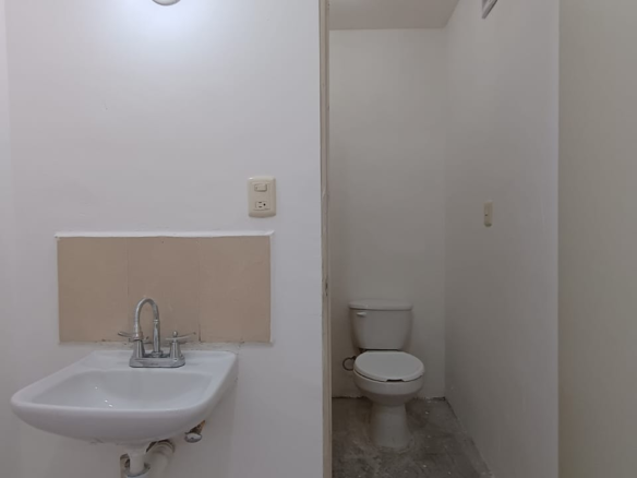 Casa en Venta en Residencial Los Ébanos, Juárez | 2 Recámaras, 2 Plantas