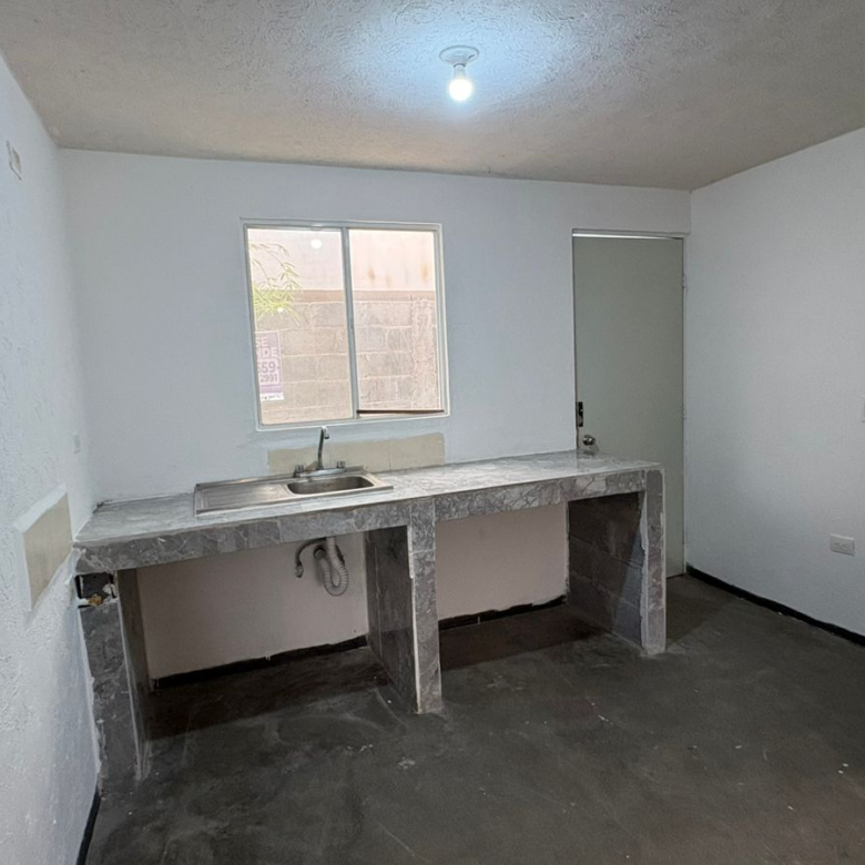 Casa en Venta en Bosques de Castilla, Salinas Victoria | 2 Plantas, 2 Recámaras