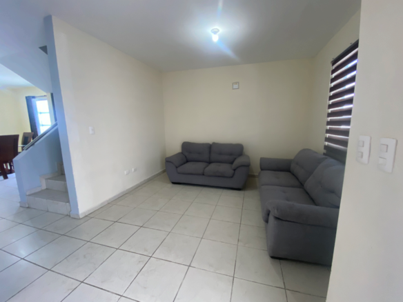 Casa en Venta en Fraccionamiento Almería, Apodaca | 4 Recámaras, 190 m²