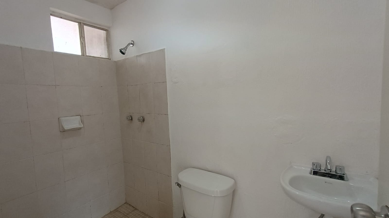 Departamento en Venta en Privada Vía Siete, Juárez | 2 Recámaras con Piso Cerámico – Foto 13 Departamento en Venta en Privada Vía Siete, Juárez | 2 Recámaras con Piso Cerámico