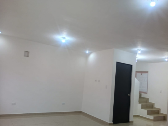 Casa en Venta en Valterra Residencial Sector Ámbar, Apodaca | 3 Plantas, 3 Recámaras
