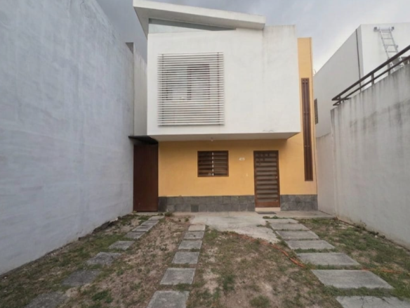 Casa en Venta en Residencial Valle Azul, Apodaca | 2 Recámaras, Cochera Doble