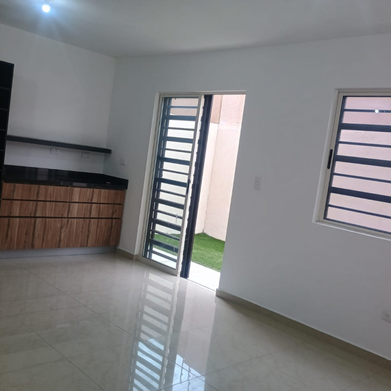 Casa en Venta en Valterra Residencial Sector Ámbar, Apodaca | 3 Plantas, 3 Recámaras