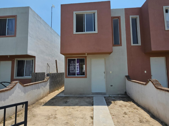 Casa en Venta en Fuentes de Castilla, Salinas Victoria | 2 Plantas, 2 Recámaras