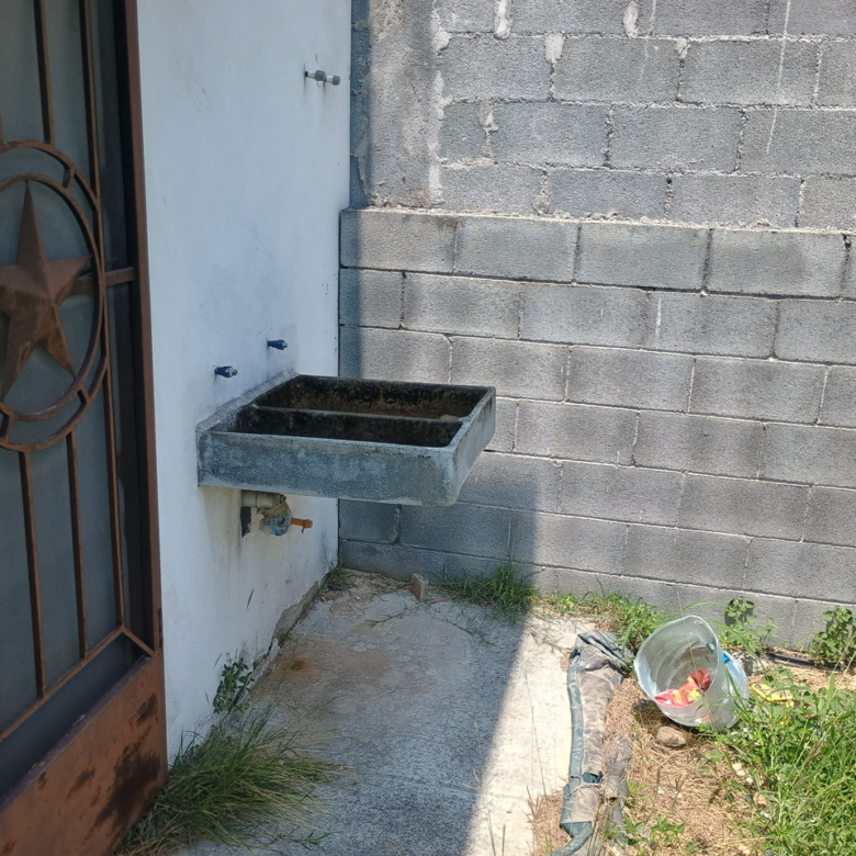 Casa en Venta en Valle del Roble, Cadereyta Jiménez | 2 Recámaras