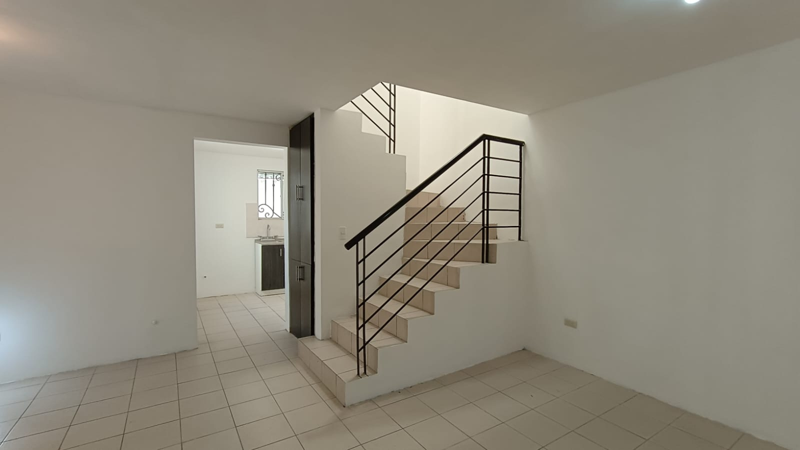 Casa en Venta en Villas de la Hacienda, Juárez | 2 Plantas, Cochera Doble