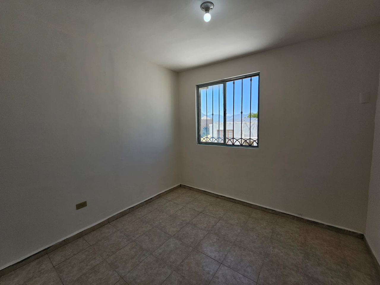 Casa en Venta en Cumbres de San Agustín, Monterrey | 3 Recámaras, 119 m²