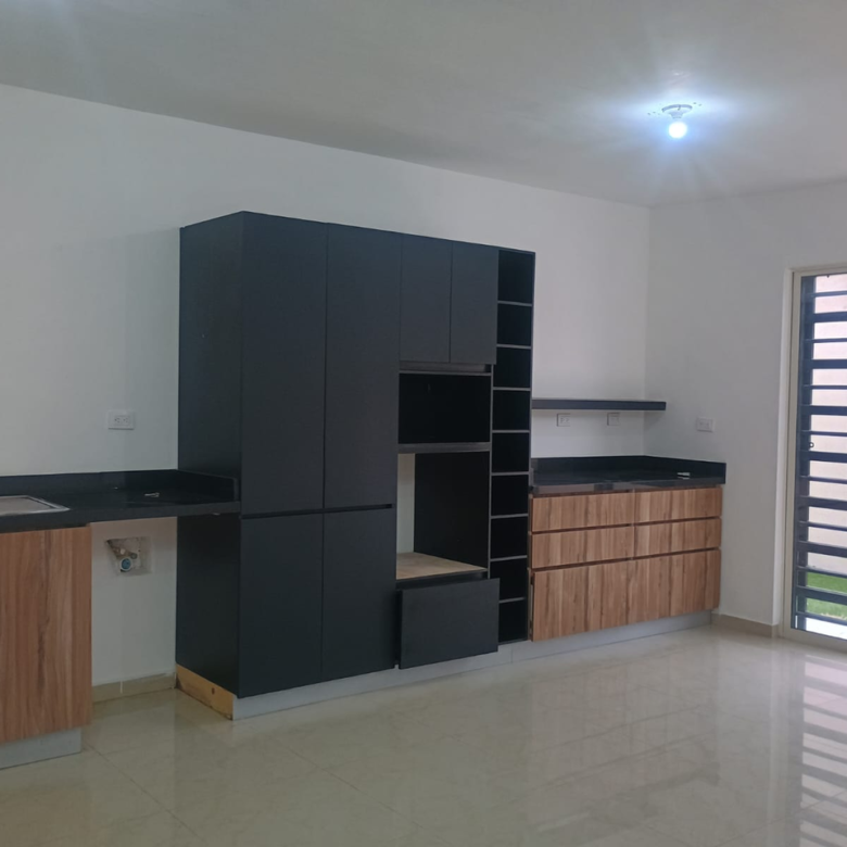 Casa en Venta en Valterra Residencial Sector Ámbar, Apodaca | 3 Plantas, 3 Recámaras