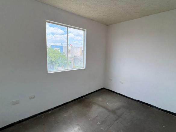 Casa en Venta en Bosques de Castilla, Salinas Victoria | 2 Plantas, 2 Recámaras