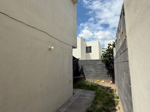 Casa en Venta en Fraccionamiento Santa María, García | 2 Plantas con Cocina Integral