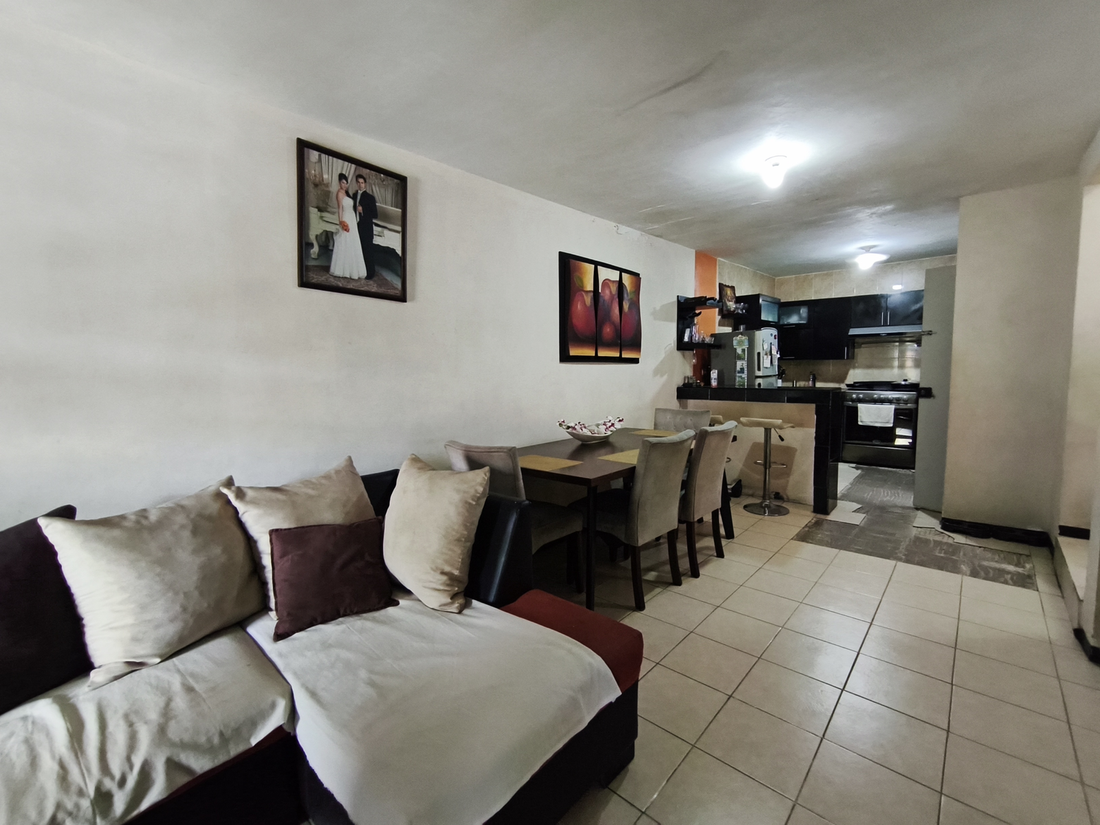 Casa en Venta en Renaceres Residencial 3er Sector, Apodaca | 2 Recámaras con Cocina Integral