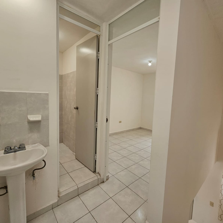 Casa en Venta en Parques Diamante, García | 2 Plantas, 2 Recámaras