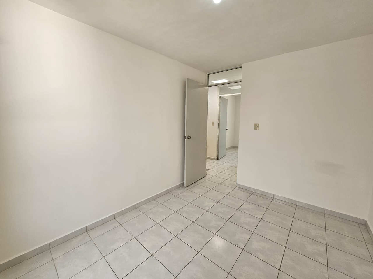 Casa en Venta en Parques Diamante, García | 2 Plantas, 2 Recámaras