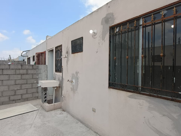 Casa en Venta en Los Cometas, Juárez | 2 Recámaras, Cochera