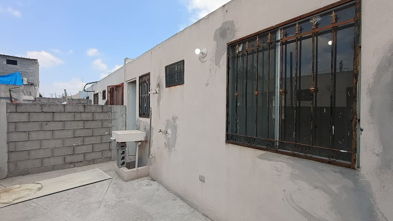 Casa en Venta en Los Cometas, Juárez | 2 Recámaras, Cochera