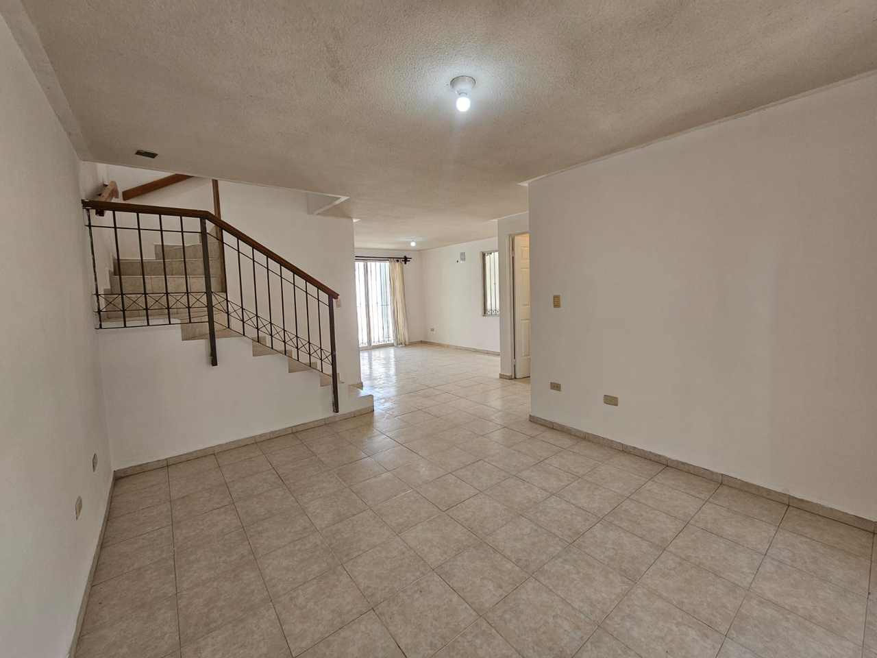 Casa en Venta en Cumbres de San Agustín, Monterrey | 3 Recámaras, 119 m²