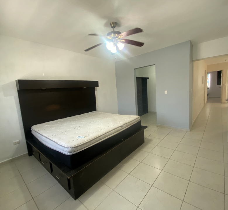 Casa en Venta en Fraccionamiento Almería, Apodaca | 4 Recámaras, 190 m²