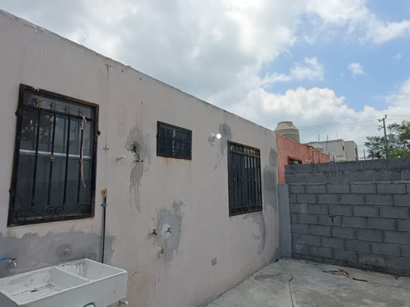 Casa en Venta en Los Cometas, Juárez | 2 Recámaras, Cochera