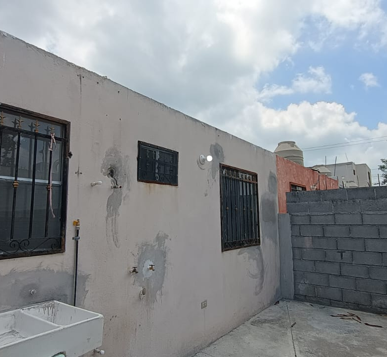 Casa en Venta en Los Cometas, Juárez | 2 Recámaras, Cochera